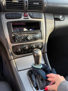 Mercedes-Benz C 220, снимка 10