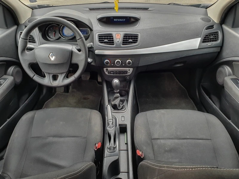 Renault Megane 1.5 dCi, снимка 12 - Автомобили и джипове - 43217490