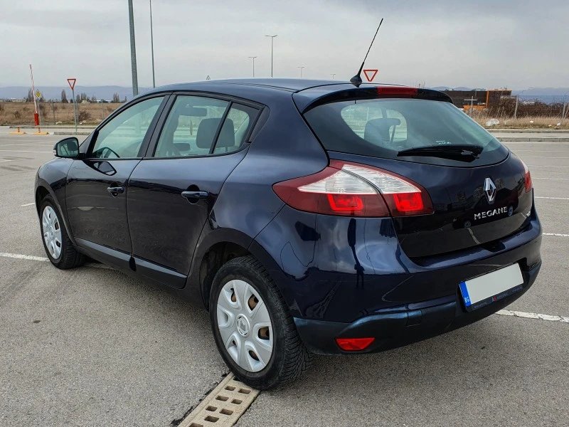 Renault Megane 1.5 dCi, снимка 8 - Автомобили и джипове - 43217490