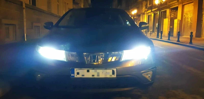 Honda Civic Сменена верига, всички екстри- панорама, камера, н, снимка 1 - Автомобили и джипове - 47540865