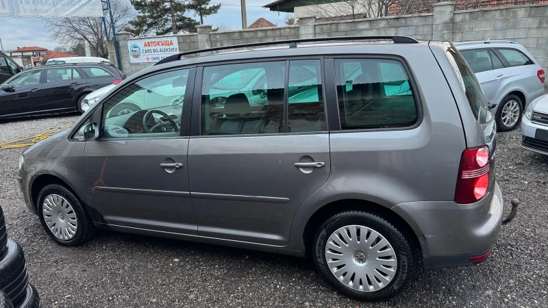 VW Touran 2.0 TDI 140 КОНЯ, снимка 9 - Автомобили и джипове - 48310772