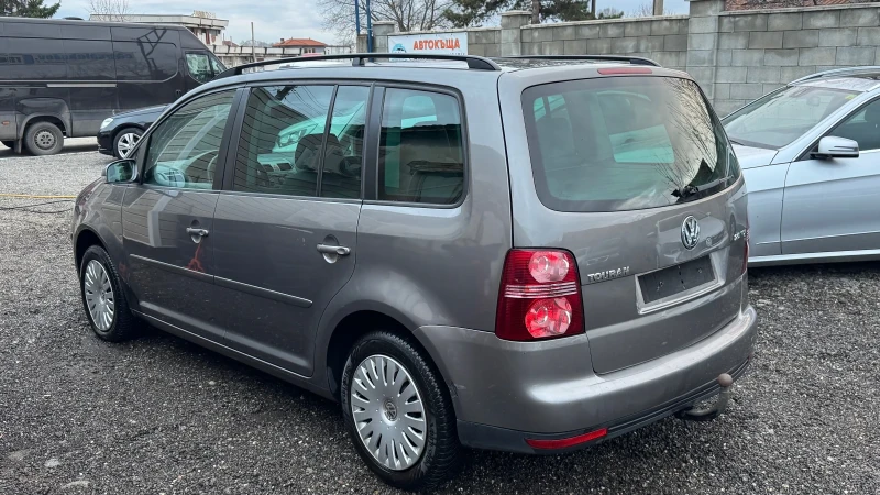 VW Touran 2.0 TDI 140 КОНЯ, снимка 7 - Автомобили и джипове - 48310772