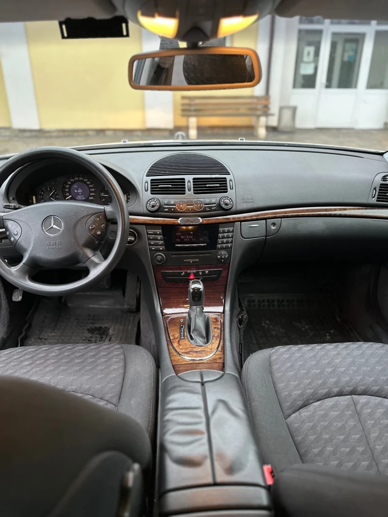 Mercedes-Benz E 220 CDI, снимка 5 - Автомобили и джипове - 48452359