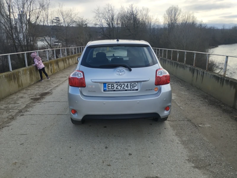 Toyota Auris, снимка 8 - Автомобили и джипове - 48650967