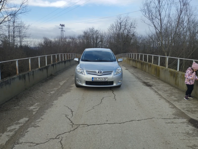 Toyota Auris, снимка 4 - Автомобили и джипове - 48650967