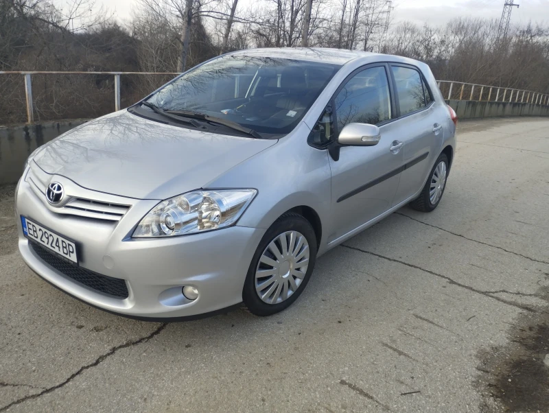 Toyota Auris, снимка 9 - Автомобили и джипове - 48650967