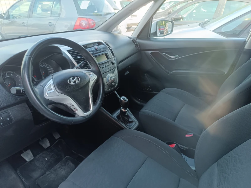 Hyundai Ix20 1.4 i 90Ks-ITALIA, снимка 13 - Автомобили и джипове - 51606131