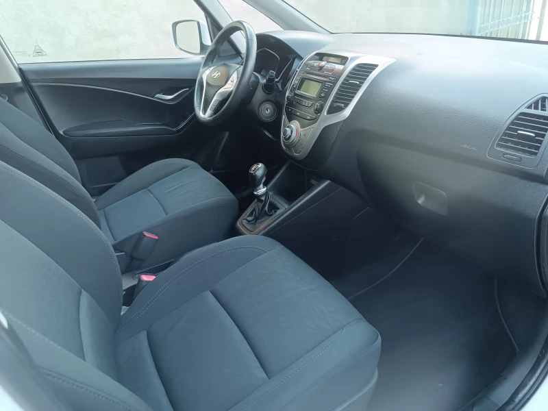 Hyundai Ix20 1.4 i 90Ks-ITALIA, снимка 15 - Автомобили и джипове - 51606131