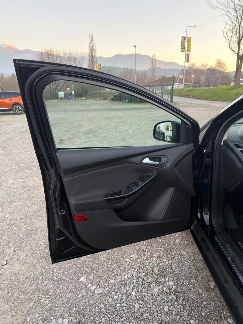 Ford Focus 1.5 TDCi Titanium X Powershift автомат 146 232 км., снимка 7 - Автомобили и джипове - 52852421