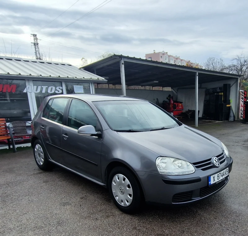VW Golf 1.9TDI/УНИКАТ/ПЕРФЕКТЕН, снимка 2 - Автомобили и джипове - 52900313