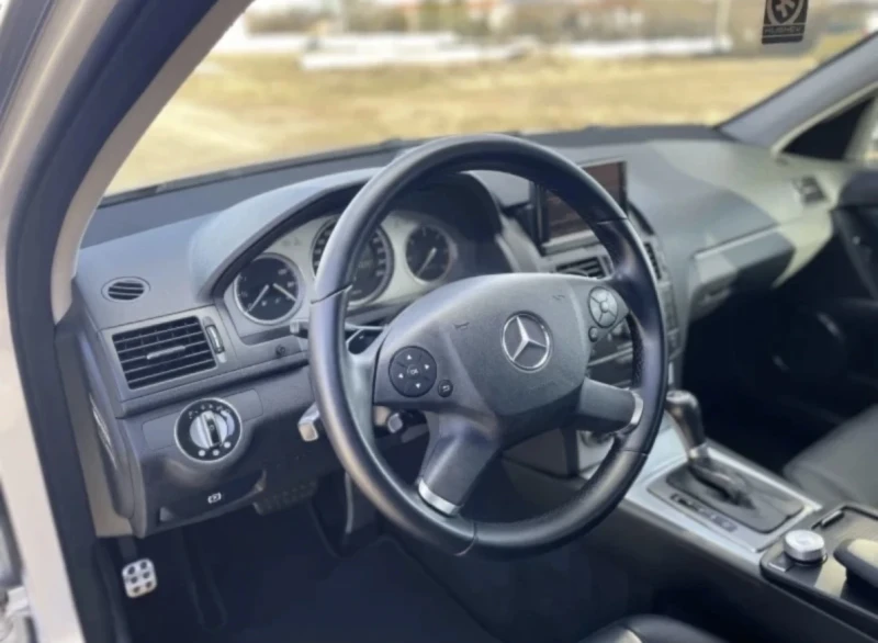 Mercedes-Benz C 320 Avantgarde, снимка 5 - Автомобили и джипове - 52900548
