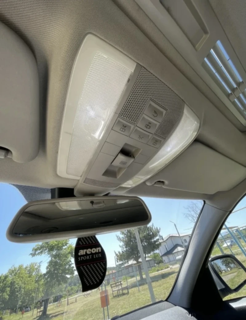 Mercedes-Benz C 320 Avantgarde, снимка 9 - Автомобили и джипове - 52900548