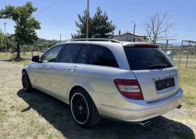 Mercedes-Benz C 320 Avantgarde, снимка 4 - Автомобили и джипове - 52900548