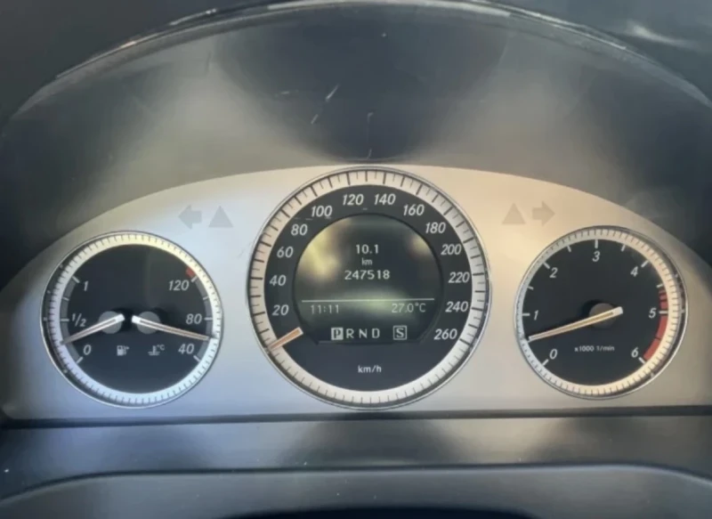 Mercedes-Benz C 320 Avantgarde, снимка 7 - Автомобили и джипове - 52900548