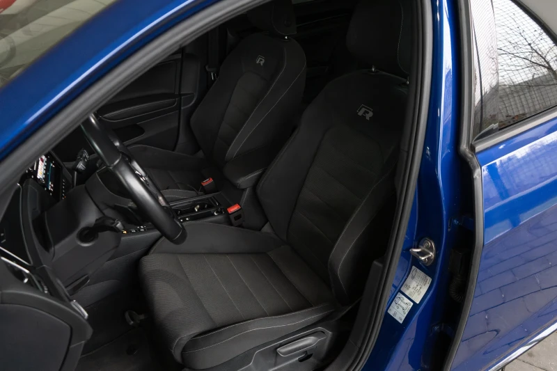 VW Golf R MK7.5 AKRAPOVIC От Порше София ДОГОВАРЯНЕ!, снимка 13 - Автомобили и джипове - 52951971