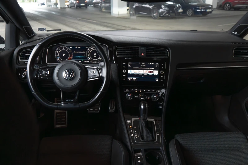 VW Golf R MK7.5 AKRAPOVIC От Порше София ДОГОВАРЯНЕ!, снимка 15 - Автомобили и джипове - 52951971