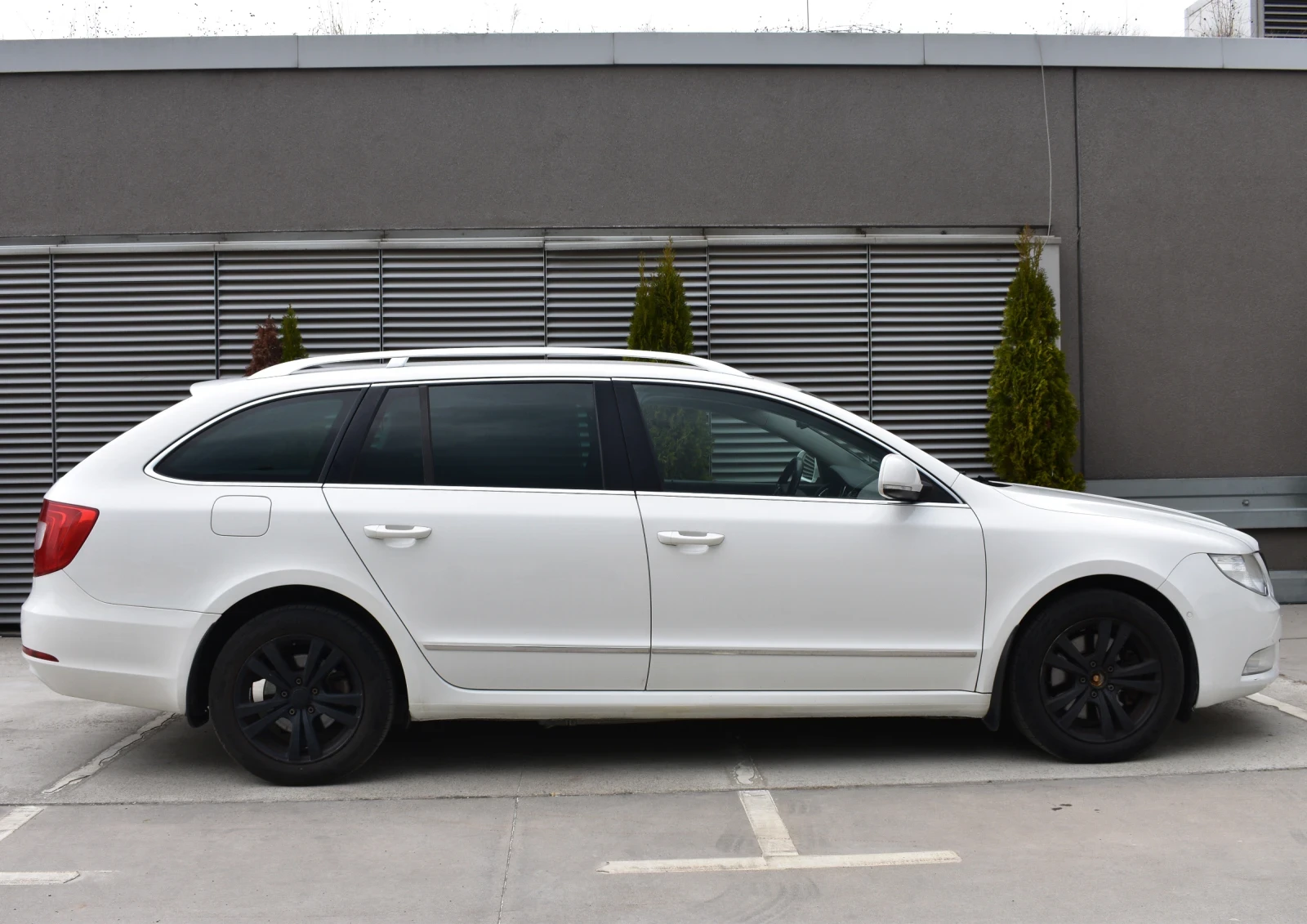 Skoda Superb 2.0 TDI - 170 кс - DSG - КОЖА - TOP SPEC - изображение 6