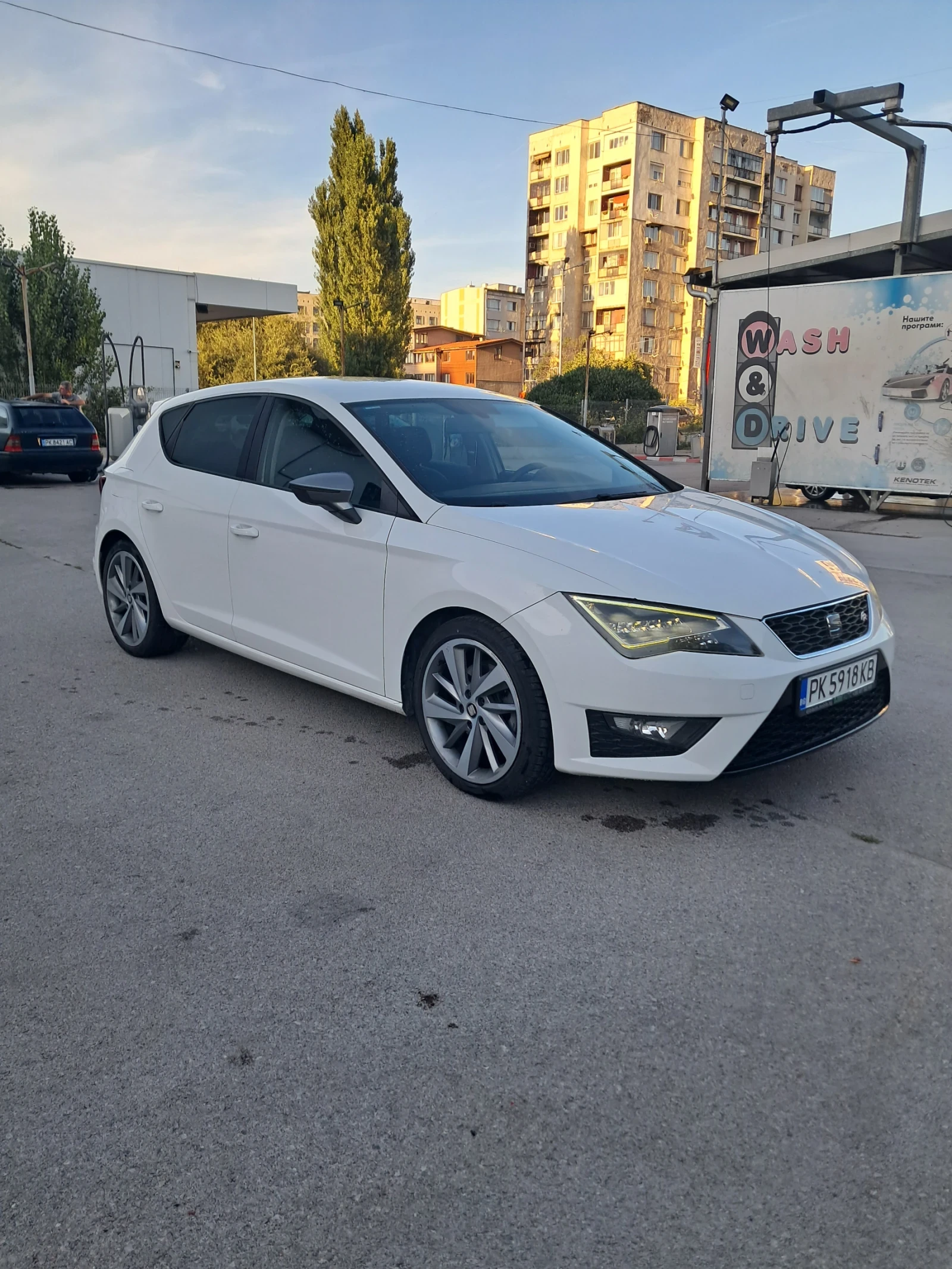 Seat Leon FR 2.0 -184к.с - изображение 3