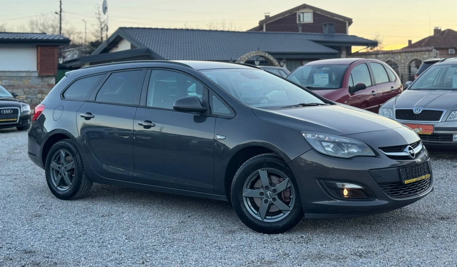Opel Astra 1.6CDTI 136кс 6ск FaceLift НАВИ ПОДГРЕВ РЕКАРО  - изображение 7