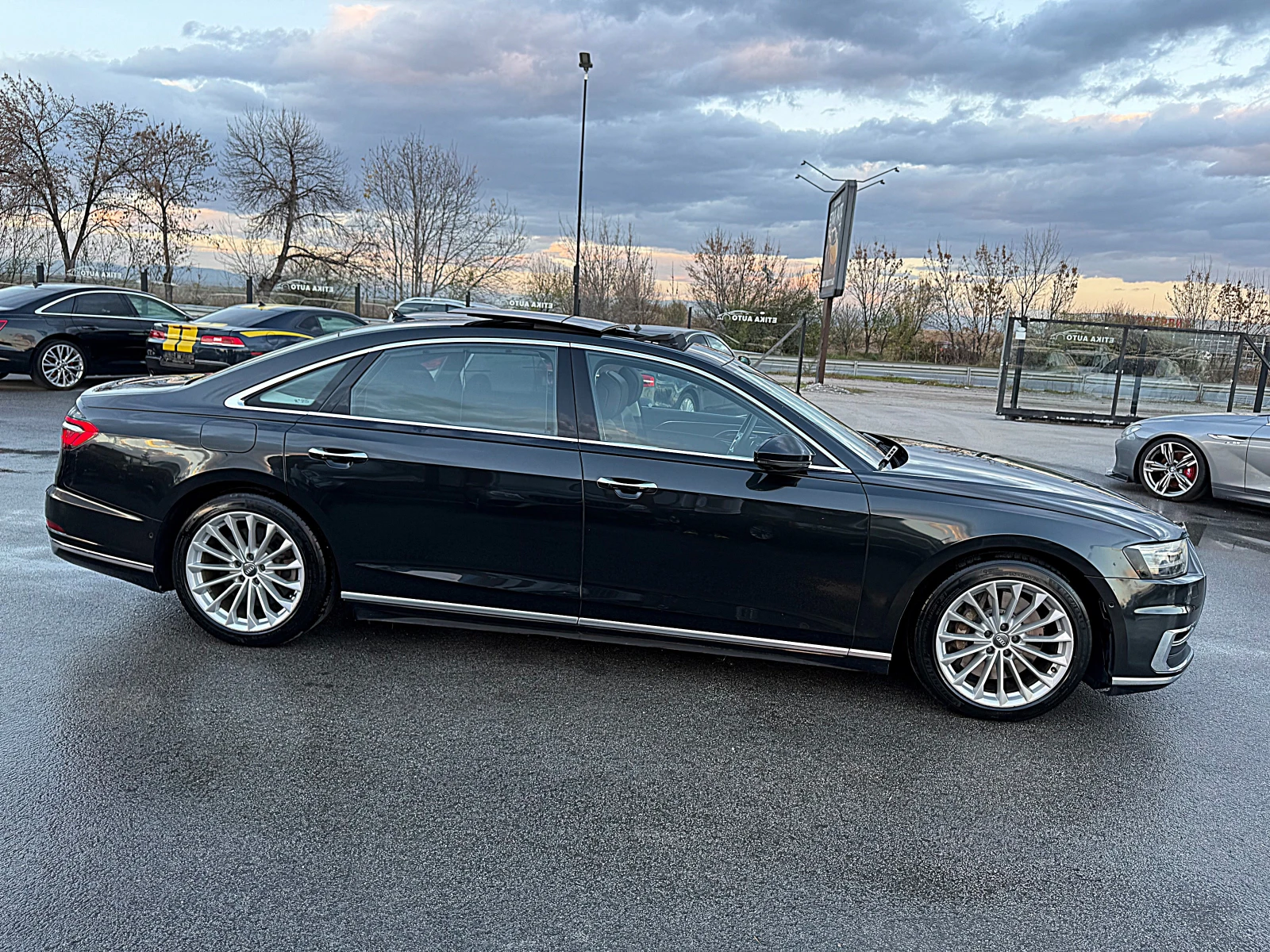 Audi A8 55TFSI-ДЪЛГА БАЗА-VAKUM-HEAD UP-PANORAMA-360KAMERI - изображение 2