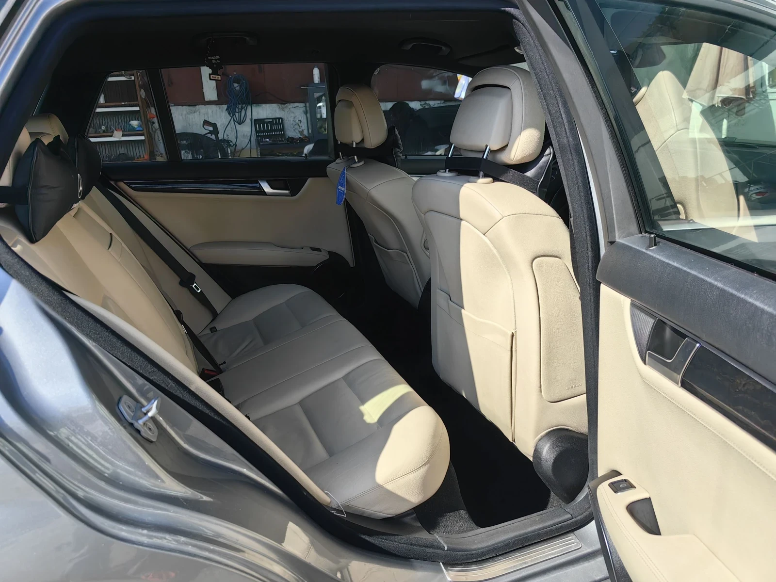 Mercedes-Benz C 300 ТОП СЪСТОЯНИЕ! ШВЕЙЦАРИЯ! 4MATIC!!, снимка 11 - Автомобили и джипове - 53797967