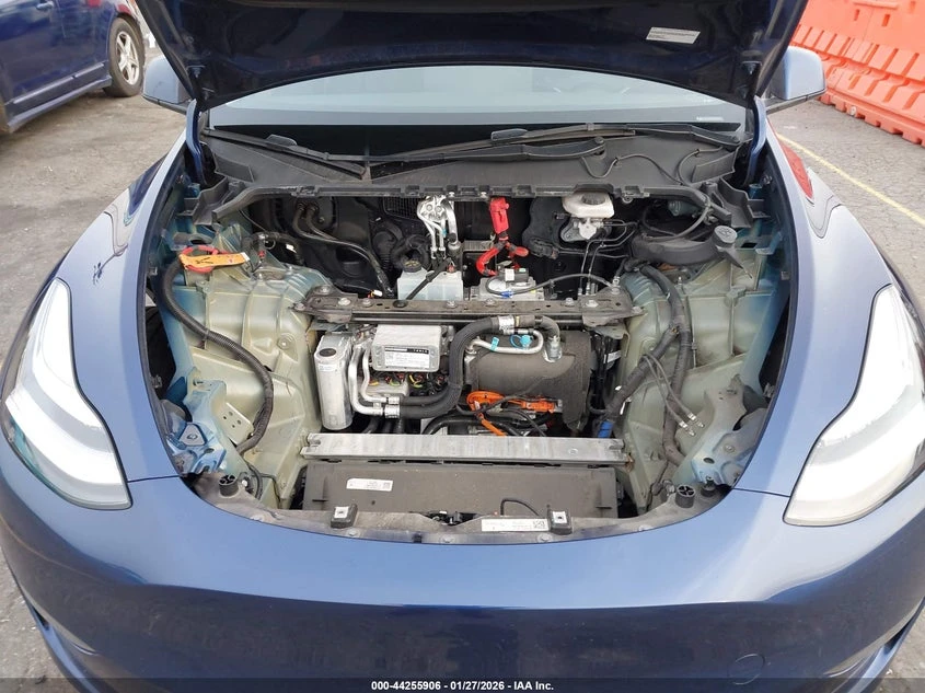 Tesla Model Y Long Range AWD, снимка 10 - Автомобили и джипове - 54185635