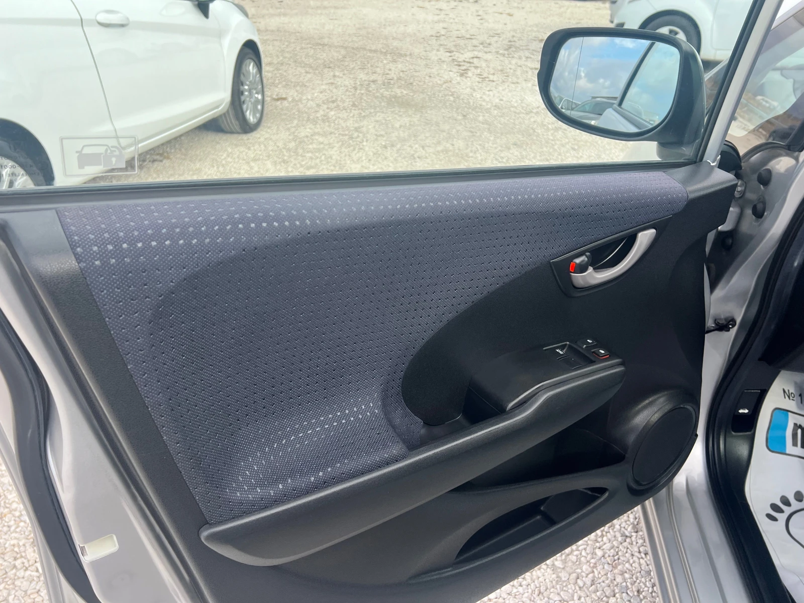 Honda Jazz 1.2i 90к.с., снимка 8 - Автомобили и джипове - 54571067