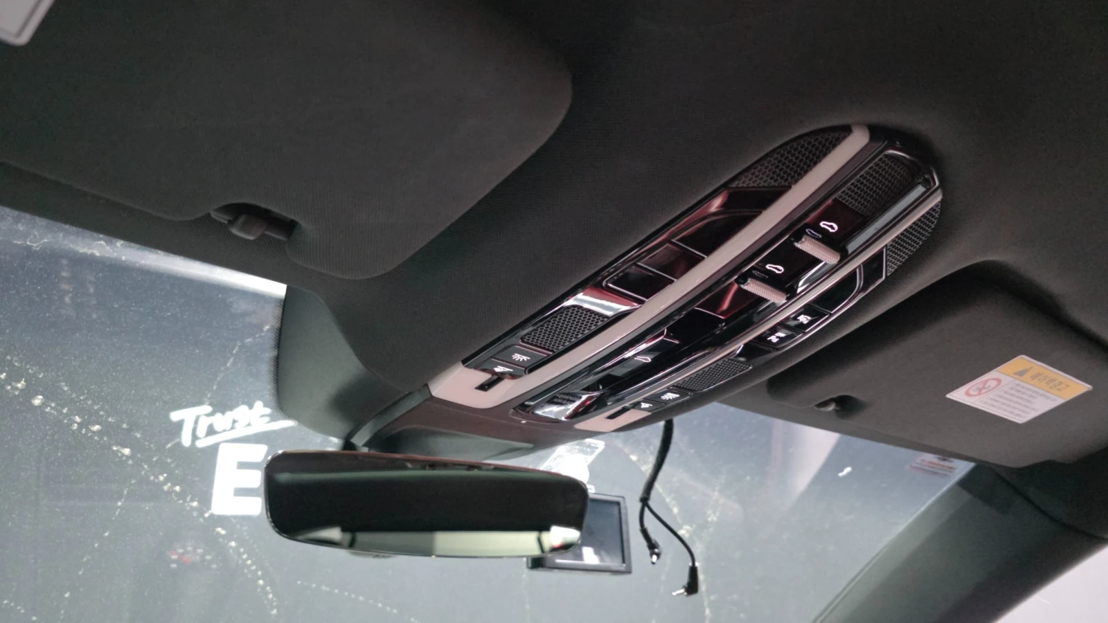 Porsche Panamera 4* Pano* 360* Keyless* АВТОКРЕДИТ, снимка 14 - Автомобили и джипове - 54577128