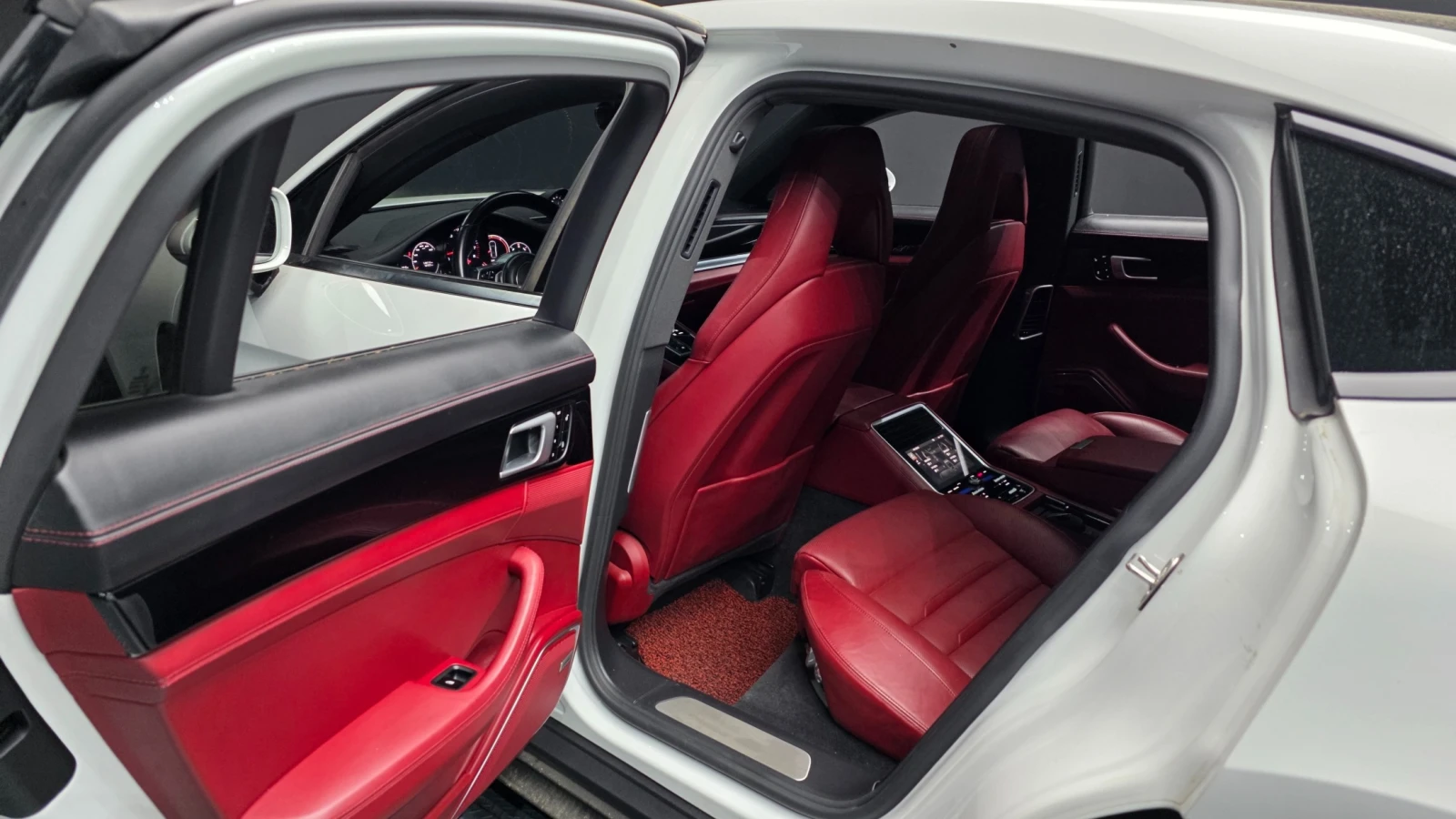 Porsche Panamera 4* Pano* 360* Keyless* АВТОКРЕДИТ, снимка 9 - Автомобили и джипове - 54577128