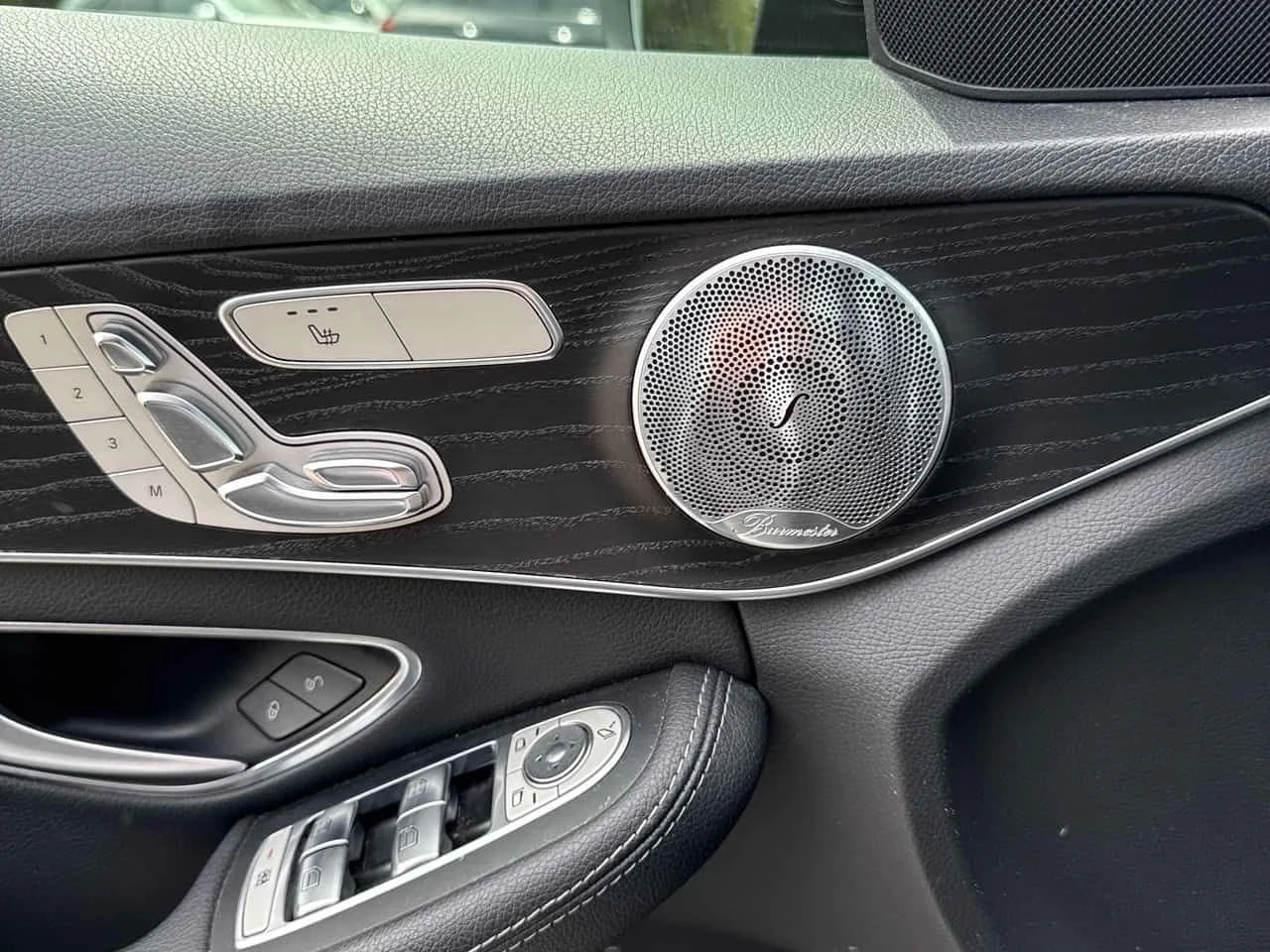 Mercedes-Benz C 300 4MATIC * BURMASTER* 360 КАМЕРА* ПАНОРАМА* , снимка 10 - Автомобили и джипове - 54646302