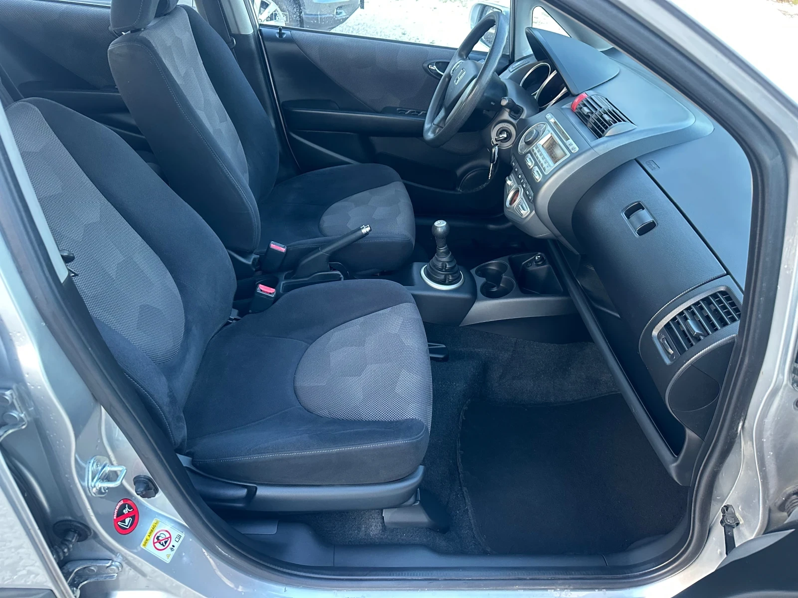 Honda Jazz 1.4//NEW FACE//2007G//YNIKAT//NOVA, снимка 12 - Автомобили и джипове - 54711728