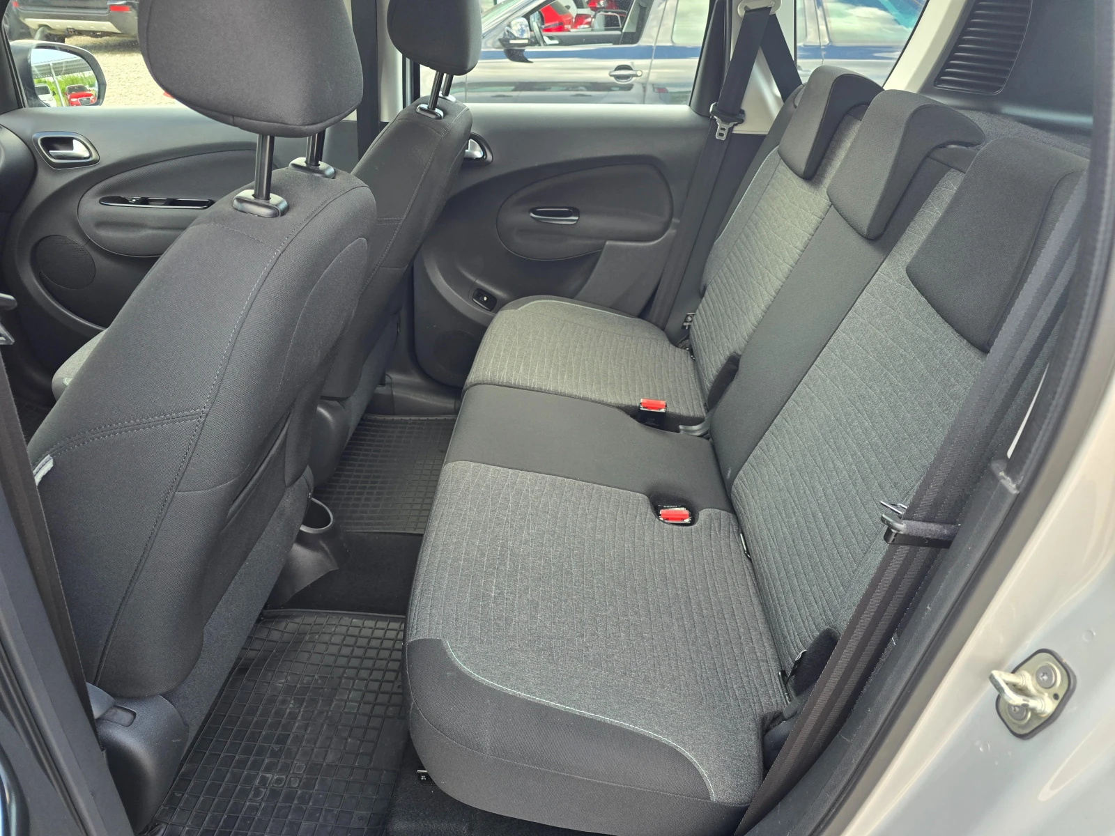 Citroen C3 Picasso 1.4 БЕНЗИН ! ! РЕАЛНИ КИЛОМЕТРИ, снимка 11 - Автомобили и джипове - 54866485