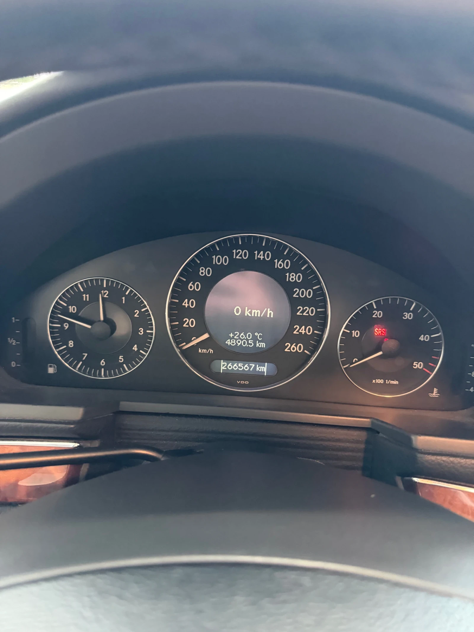 Mercedes-Benz E 270, снимка 6 - Автомобили и джипове - 55564490