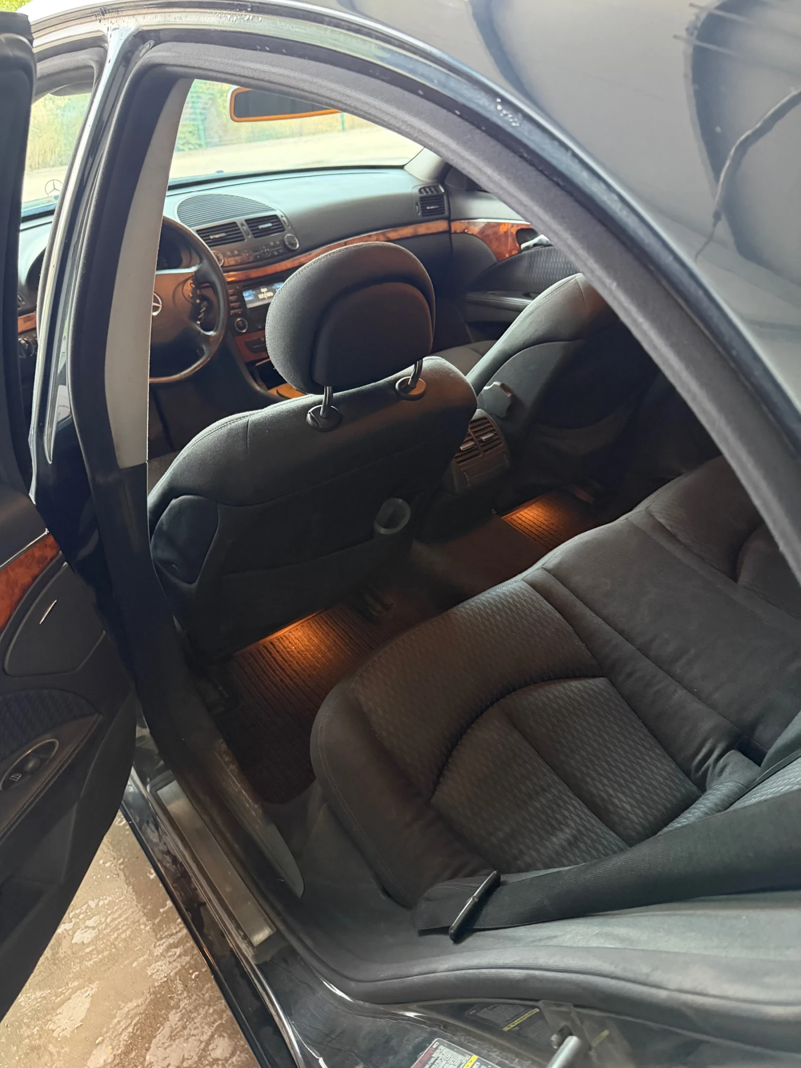 Mercedes-Benz E 270, снимка 7 - Автомобили и джипове - 55564490