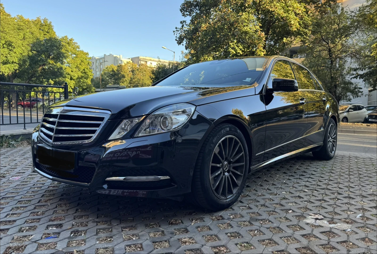 Mercedes-Benz E 200 E200 Бензин, снимка 4 - Автомобили и джипове - 56348693