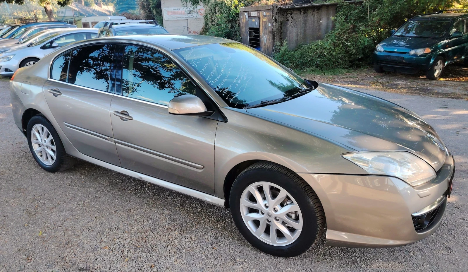 Renault Laguna 2.0DCI, снимка 13 - Автомобили и джипове - 56439159