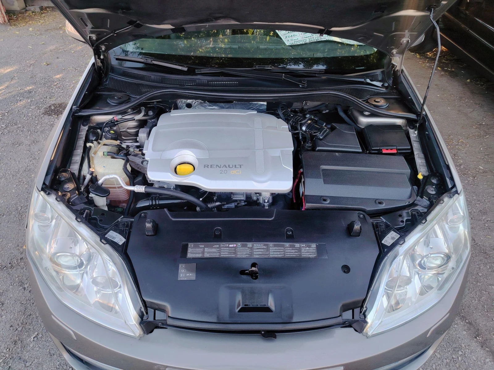 Renault Laguna 2.0DCI, снимка 5 - Автомобили и джипове - 56439159