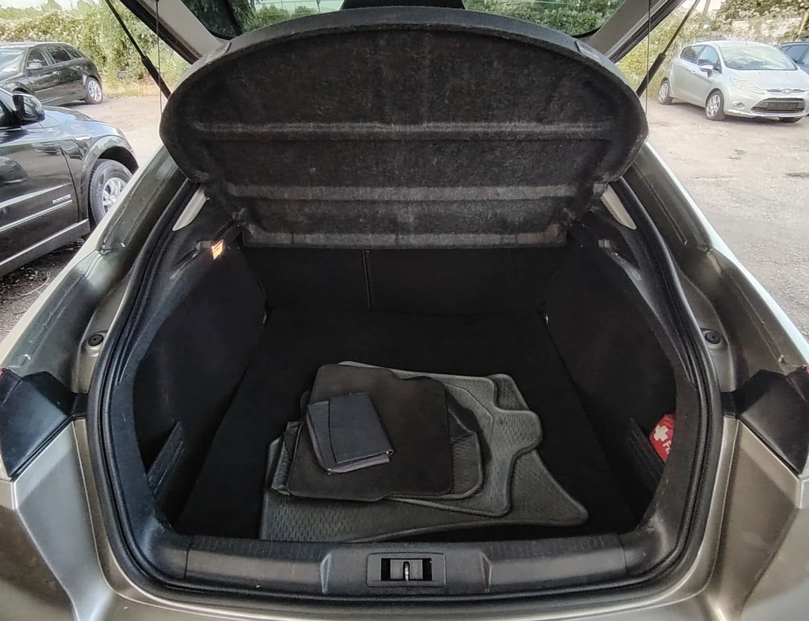 Renault Laguna 2.0DCI, снимка 10 - Автомобили и джипове - 56439159