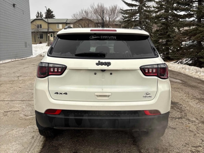 Jeep Compass * 80th Anniversary * CARFAX * БЕЗ ПЪРВОНАЧАЛНА ВНО, снимка 4 - Автомобили и джипове - 53076005