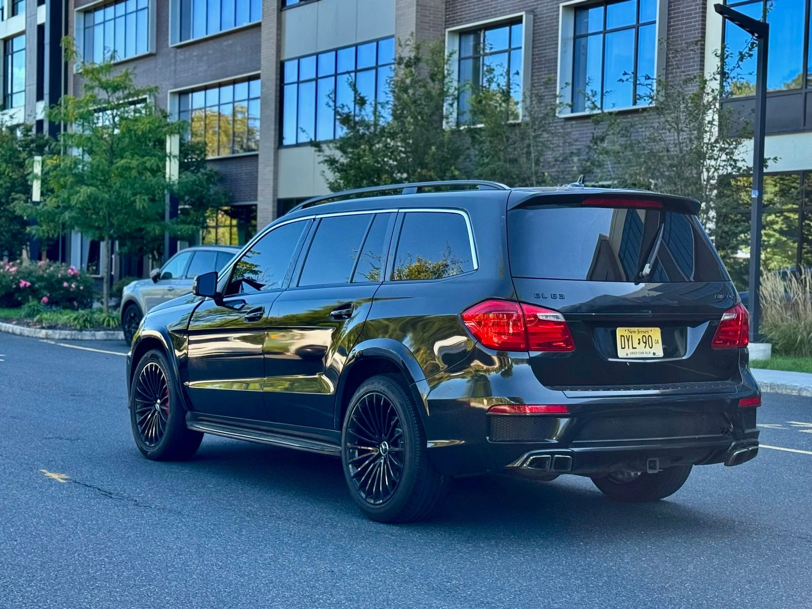Mercedes-Benz GL 63 AMG МАСАЖ* B&O* DESIGNO* ОБДУХ* 7МЕСТА* ПАНО* AMG PERF - изображение 8