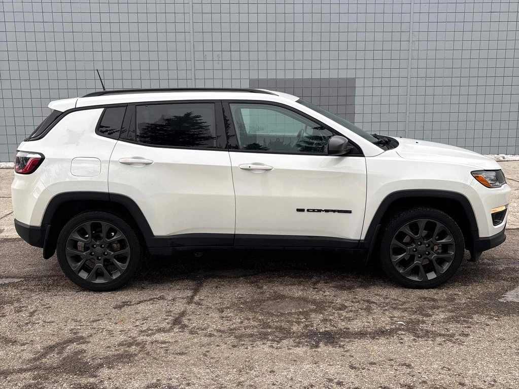 Jeep Compass * 80th Anniversary * CARFAX * БЕЗ ПЪРВОНАЧАЛНА ВНО - изображение 3