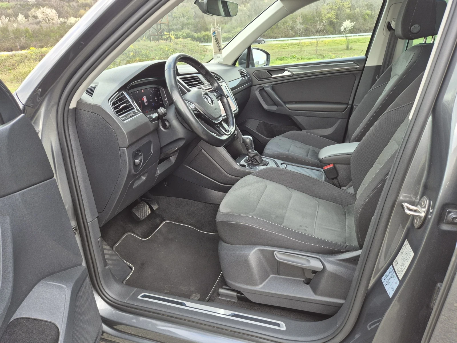 VW Tiguan 2, 0TDI/COCPIT/PANORAMA , снимка 9 - Автомобили и джипове - 54093451