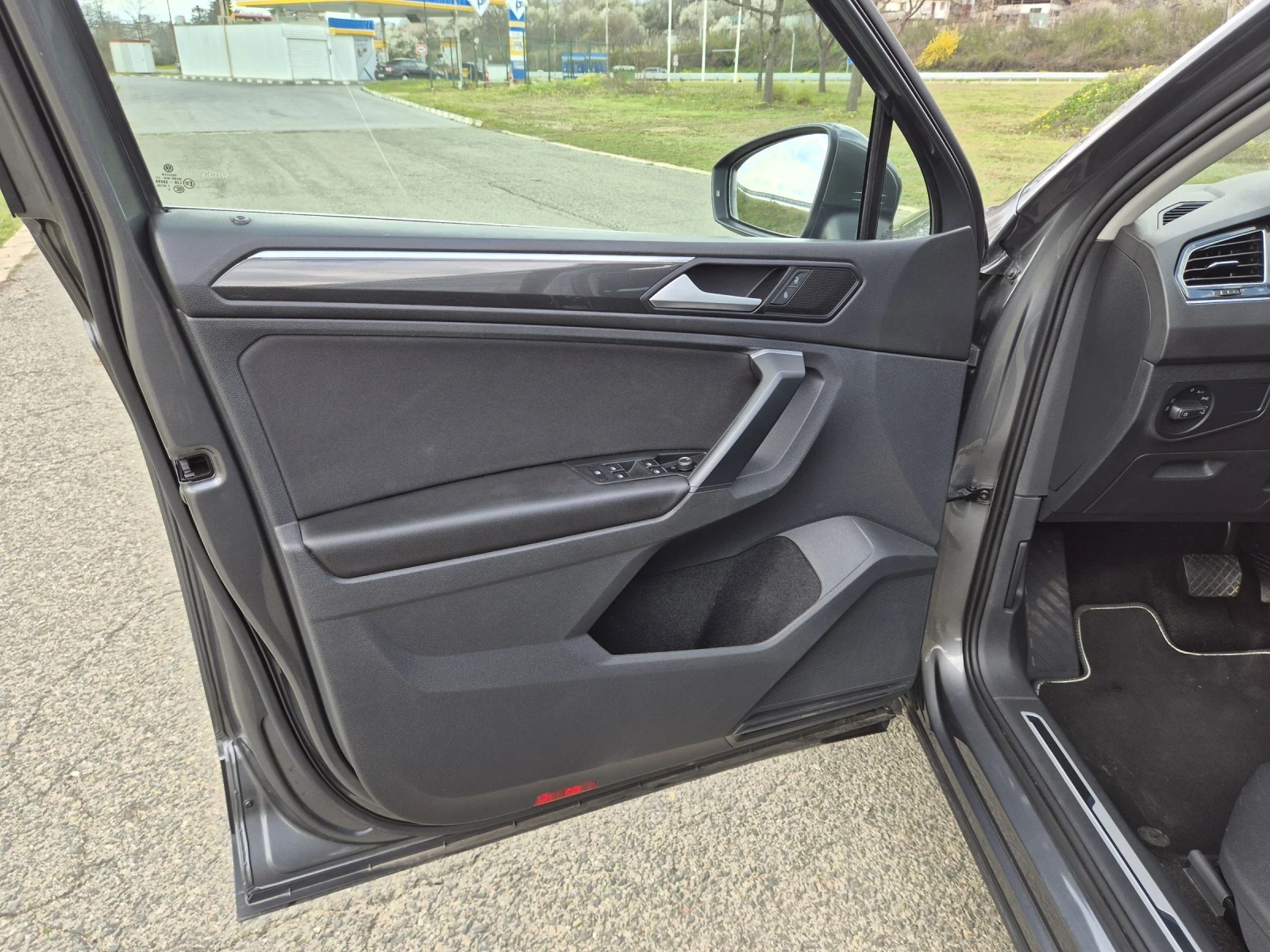 VW Tiguan 2, 0TDI/COCPIT/PANORAMA , снимка 10 - Автомобили и джипове - 54093451