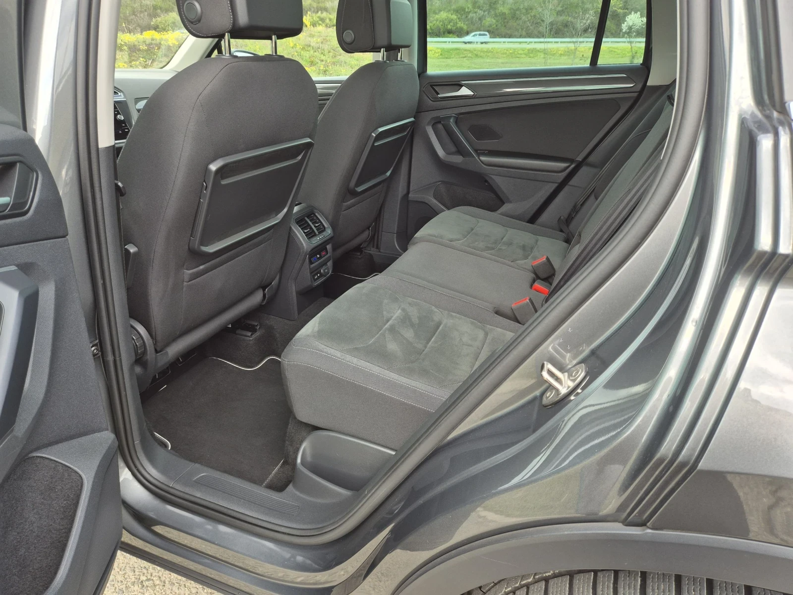 VW Tiguan 2, 0TDI/COCPIT/PANORAMA , снимка 11 - Автомобили и джипове - 54093451