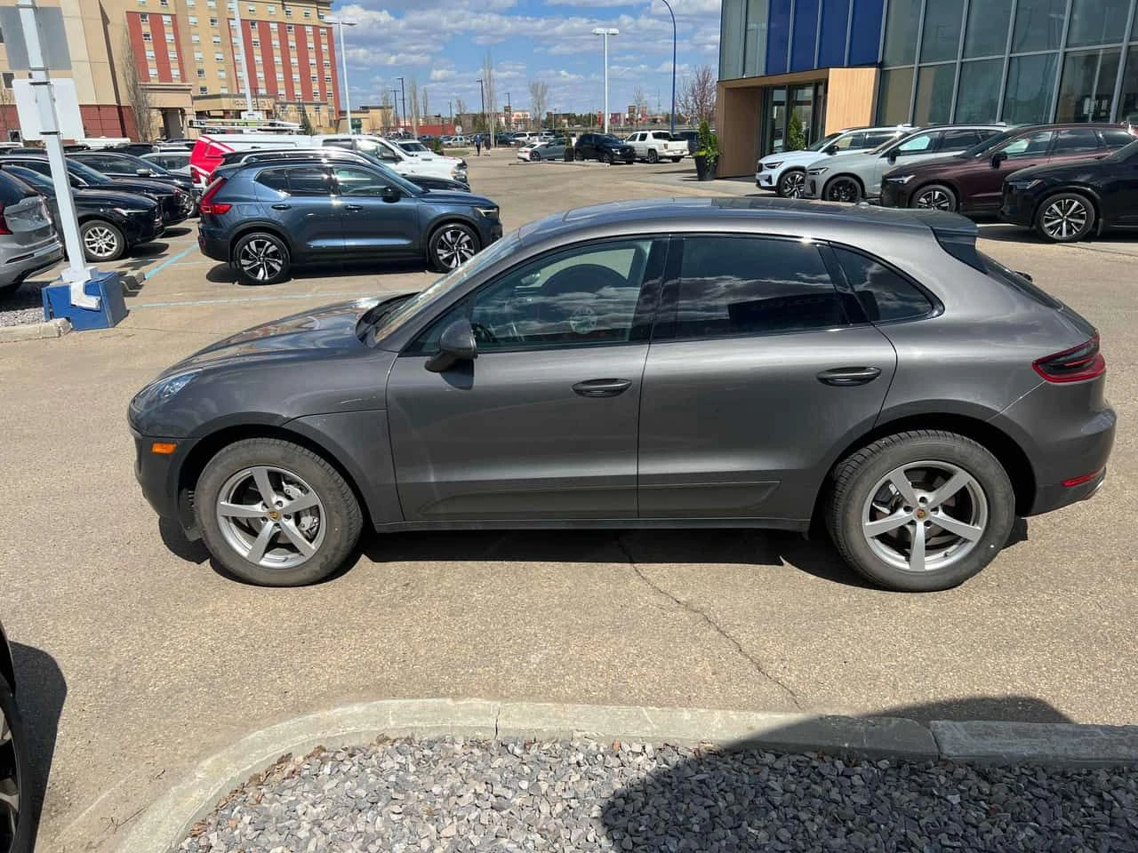 Porsche Macan * S * ОБДУХВАНЕ* ПАНОРАМА* BOSE* , снимка 2 - Автомобили и джипове - 54511995