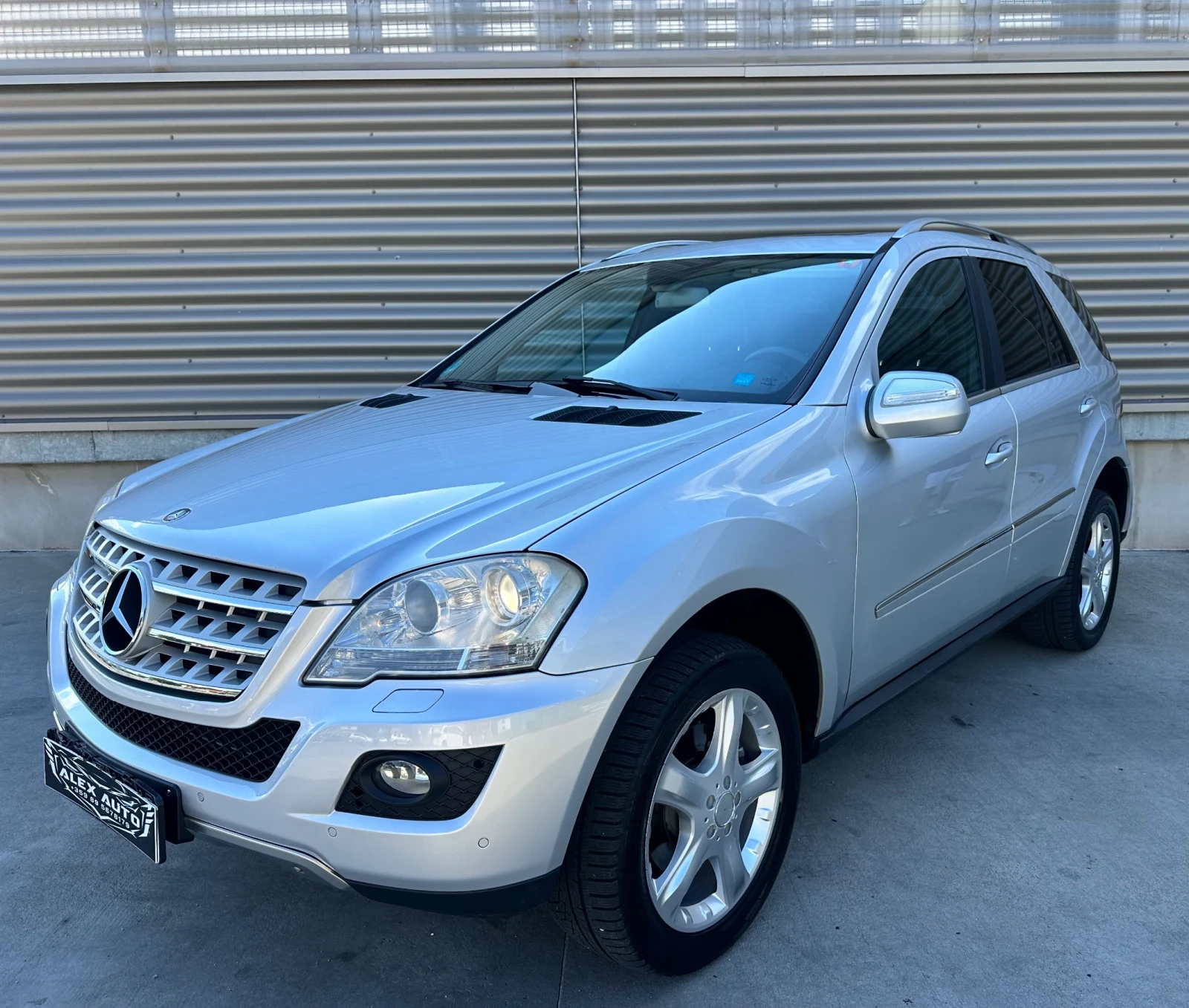 Mercedes-Benz ML 3000 куб/224кс//, снимка 1 - Автомобили и джипове - 54979972