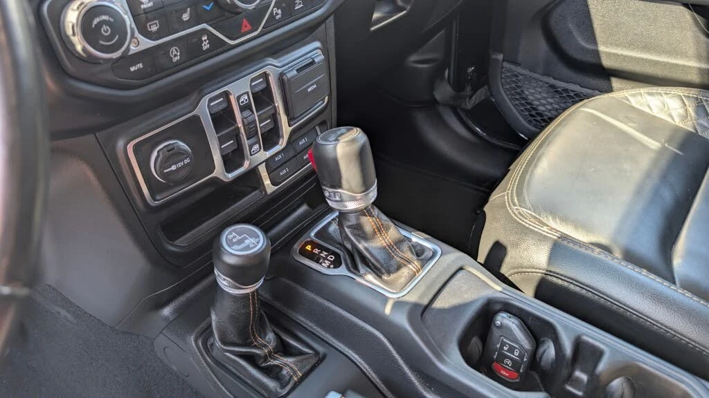 Jeep Wrangler Unlimited * АвтоКредит * (ЦЕНА ДО БГ), снимка 16 - Автомобили и джипове - 55511503