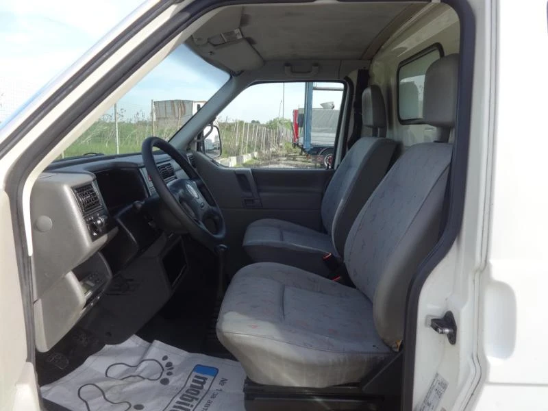 VW T4 2. 5TDI ХЛАДИЛЕН, снимка 11 - Бусове и автобуси - 18111631