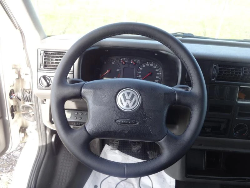 VW T4 2. 5TDI ХЛАДИЛЕН, снимка 12 - Бусове и автобуси - 18111631