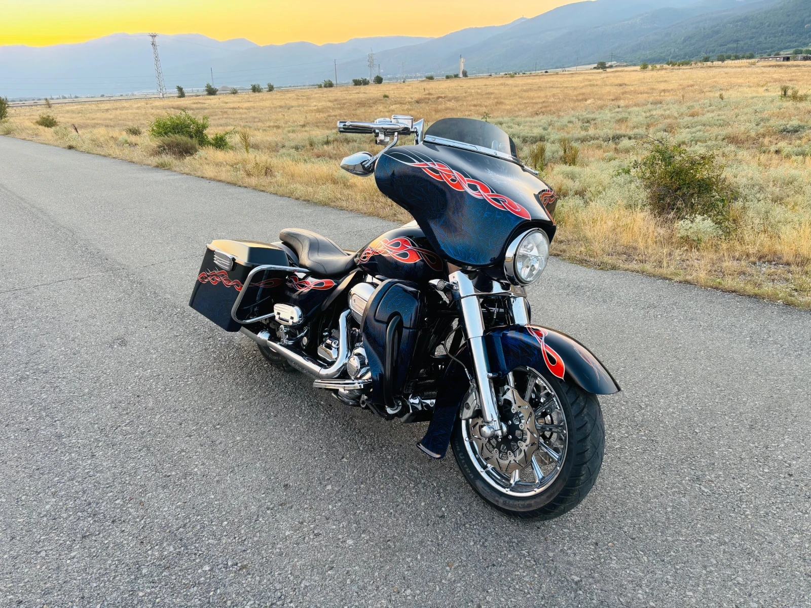 Harley-Davidson Custom 110-1.8 / Screamini Eagle, снимка 2 - Мотоциклети и мототехника - 55593871